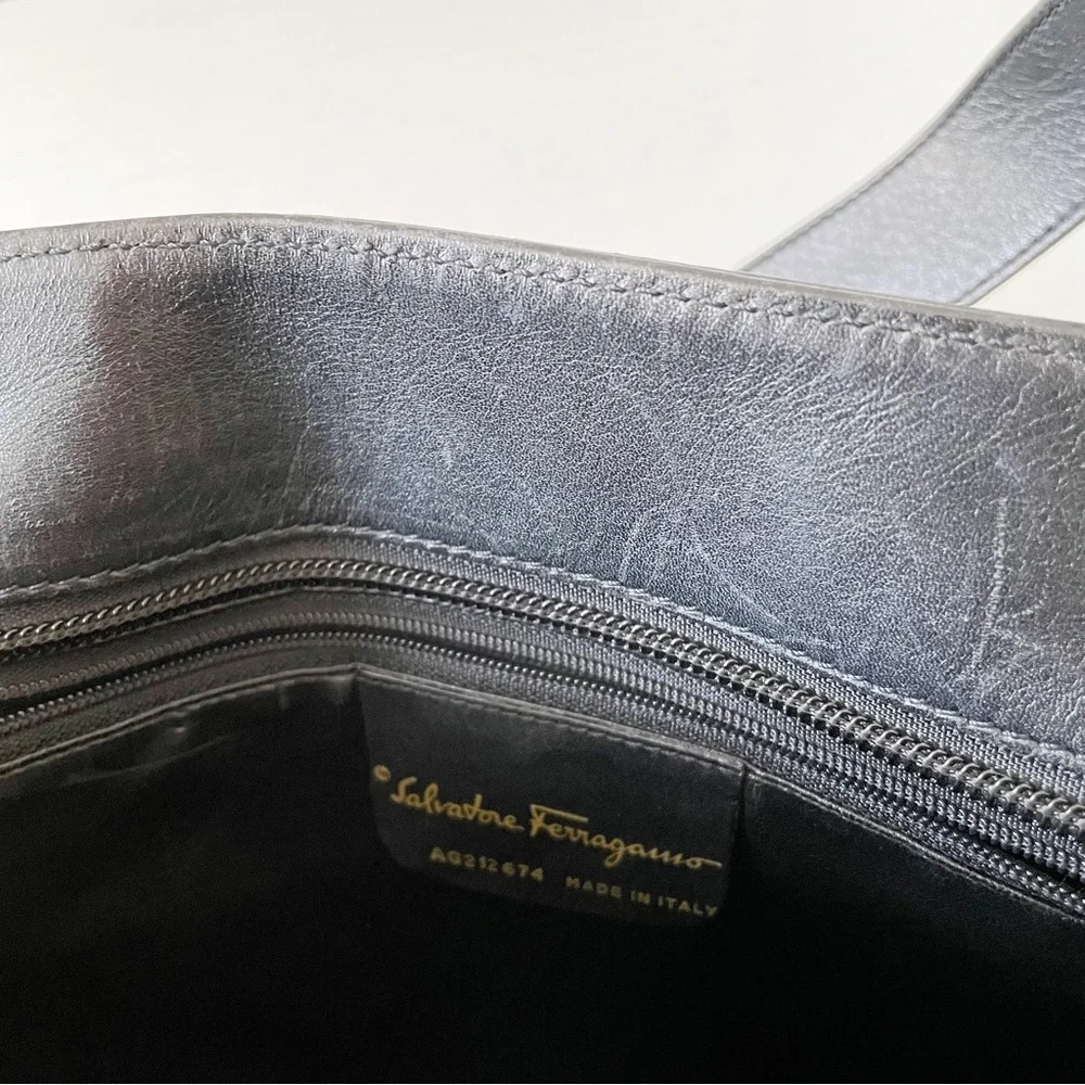 Salvatore Ferragamo black striped canvas and leather vintage shoulder bag - Picture 8 of 11